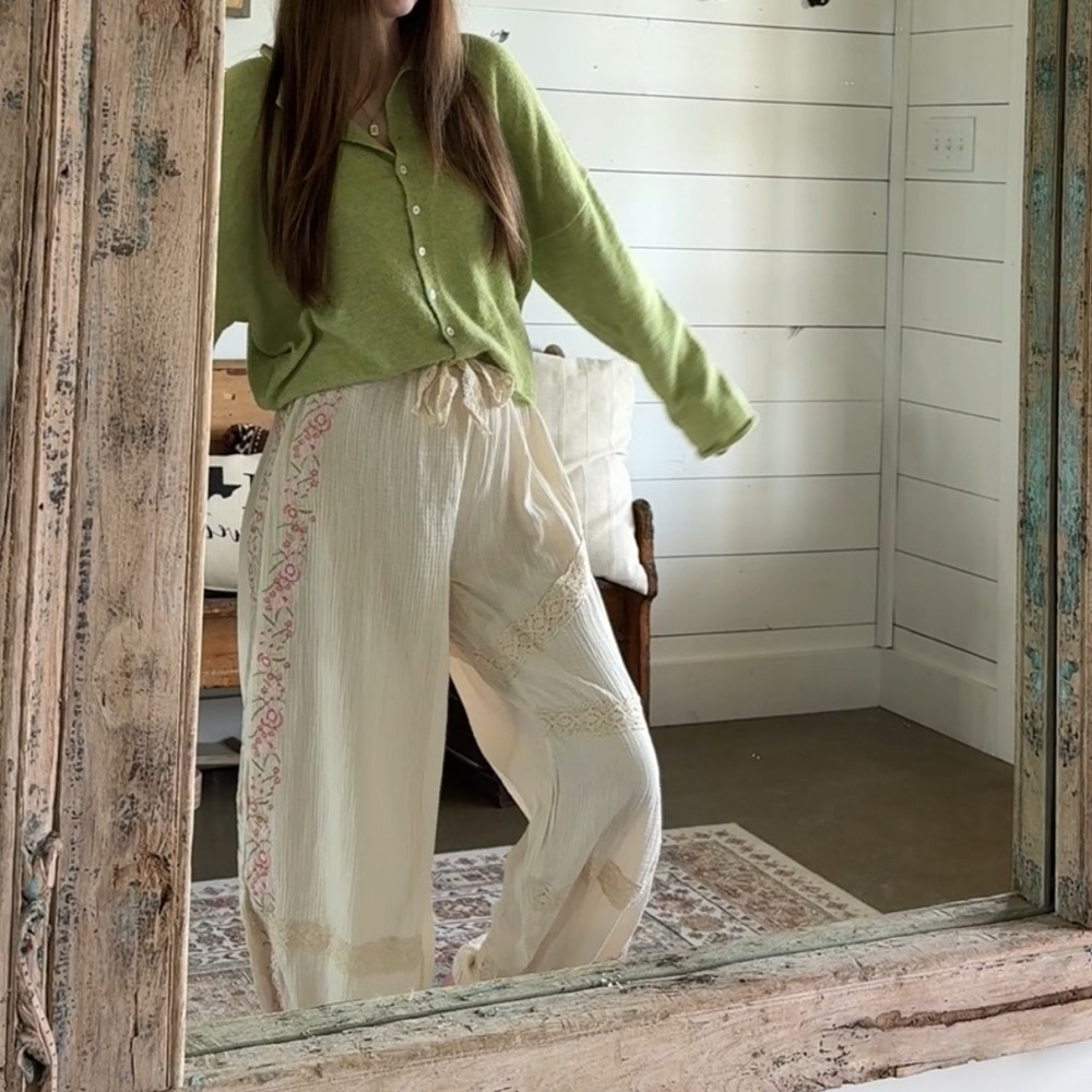 Cream Embroidered Boho Pants size Small - Picture 8 of 8